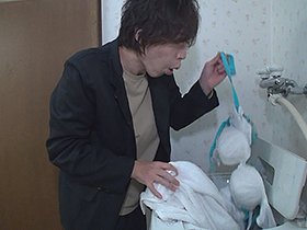 「おばさんの下着なんか盗んで一体ナニするの…？」3 夫に相手にされなくなった人妻はパンツを盗られて発情する！ 10人全員撮り下ろし　サンプル画像04